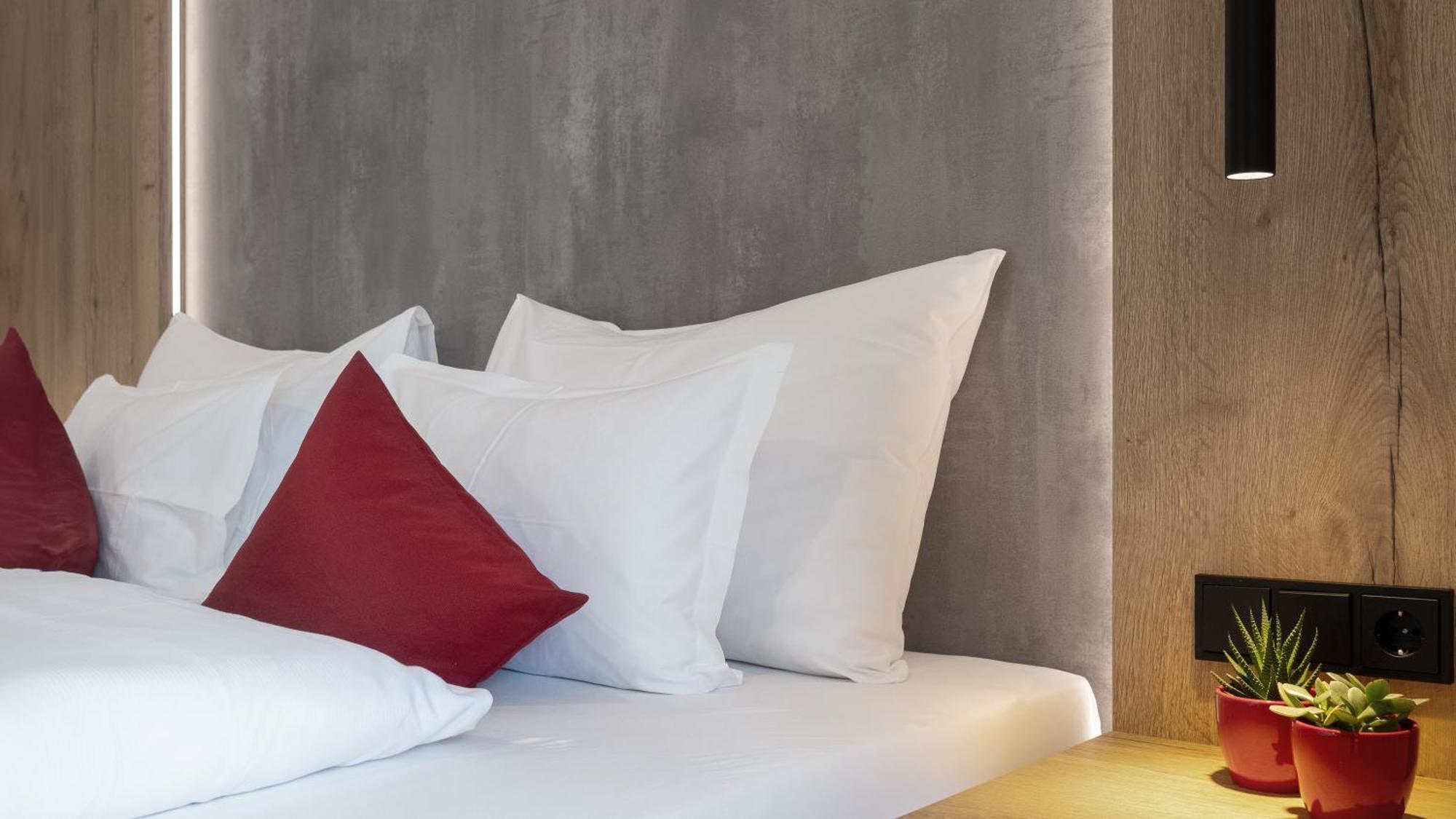 Der Brueckenwirt Aparthotel ไฮน์เฟลส์ ภายนอก รูปภาพ